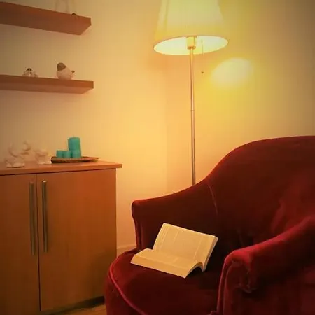 Apartament Comodo Con Giardino E Patio