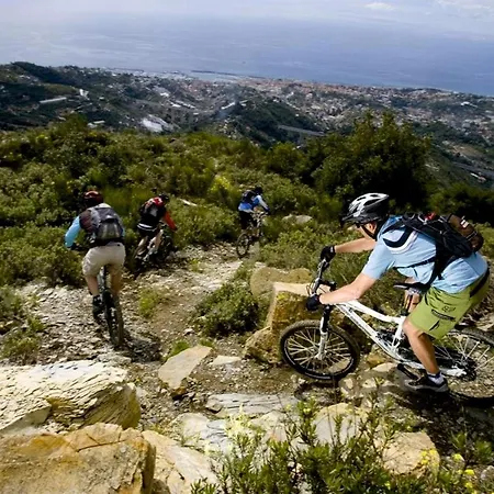 Apartament Comodo Con Giardino E Patio San Remo