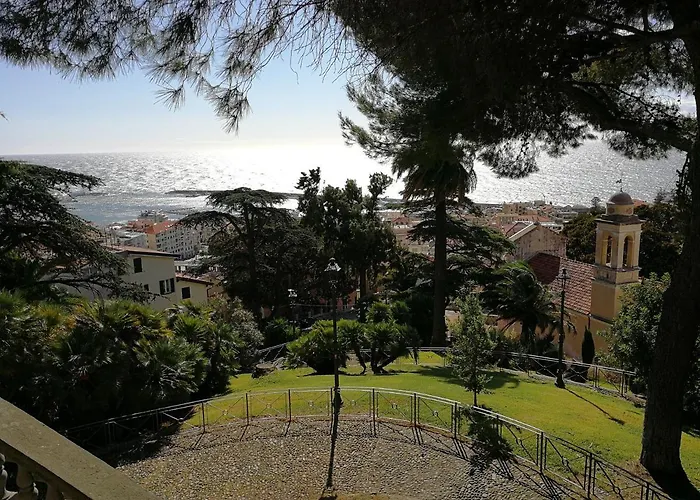 Comodo Con Giardino E Patio * Sanremo