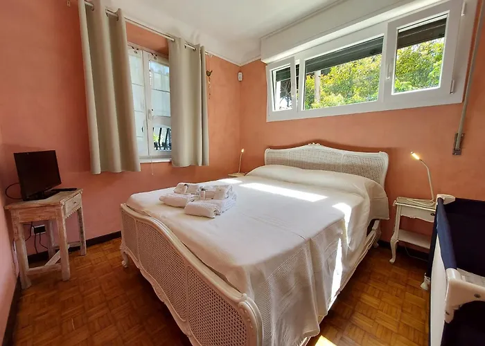 Comodo Con Giardino E Patio