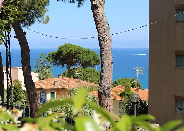 Comodo Con Giardino E Patio