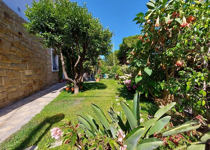 Comodo Con Giardino E Patio *