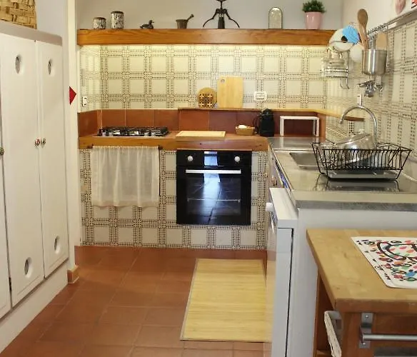 아파트 Comodo Con Giardino E Patio 산레모